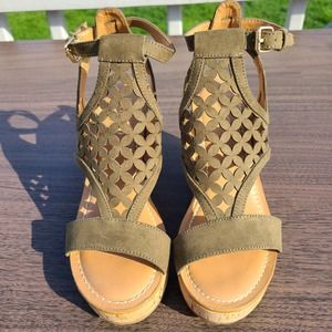 Franco Sarto Cameron Olive Green Wedges Women's Size 8.5